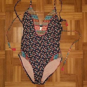 Laundry by Shelli Segal one piece bathensuit